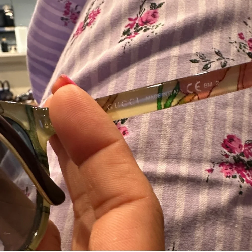 Gucci AuthenticBlack and Brown Sunglasses - Picture 5 of 5
